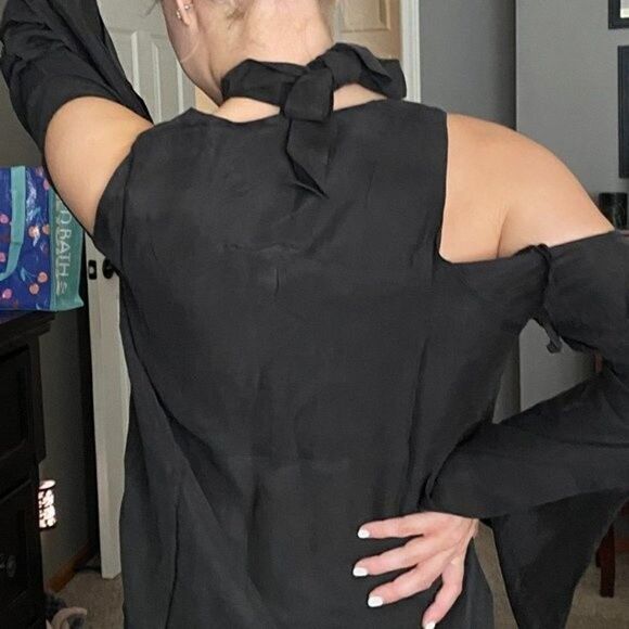 Line & Dot Top Womens Size Small Cupro Cold Shoulder Black Gothic Street - Picture 4 of 14